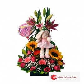 Dulce Espera Arreglo Floral en cali para Nacimieno
