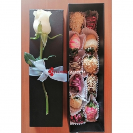 Caja de fresas con chocolate flores cali